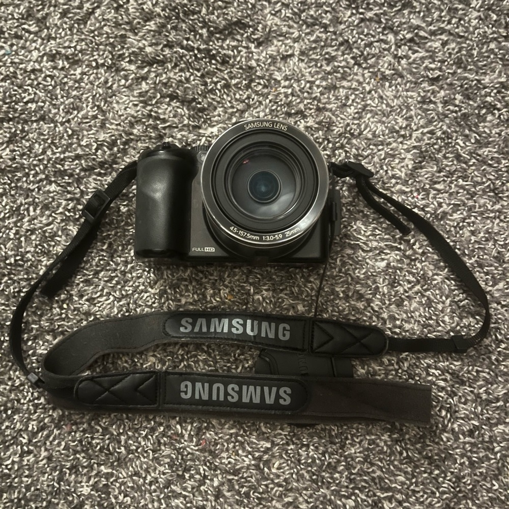 Samsung WB2100 16.4 megapixel digital camera